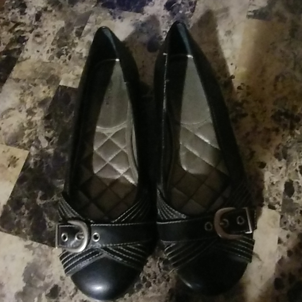 Black dress flats